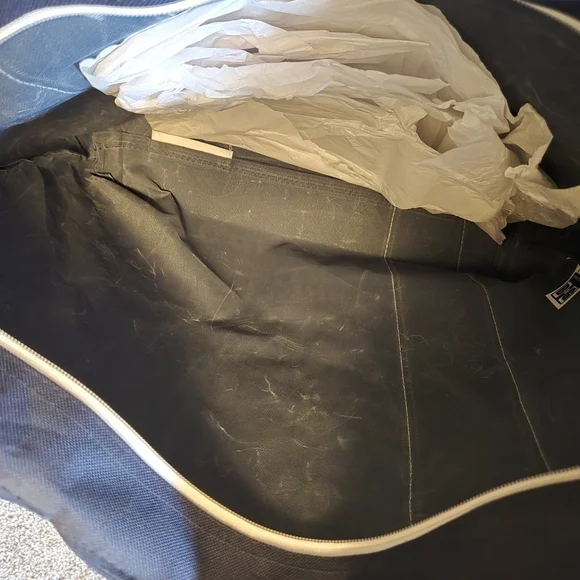 Stylish Blue and White Tote Bag - Picture 3 of 5